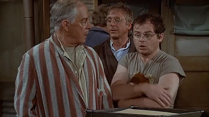 ⁣MASH S06E20 - Mail Call Three