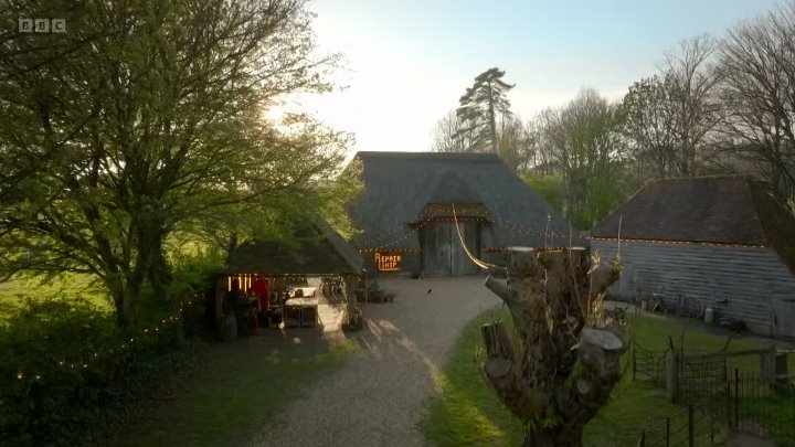 ⁣The Repair Shop S14E17 VE Day Special 720p HEVC x265-MeGusta