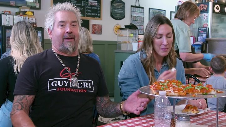 ⁣Diners Drive-Ins And Dives S54E06 720p WEB H264-JFF
