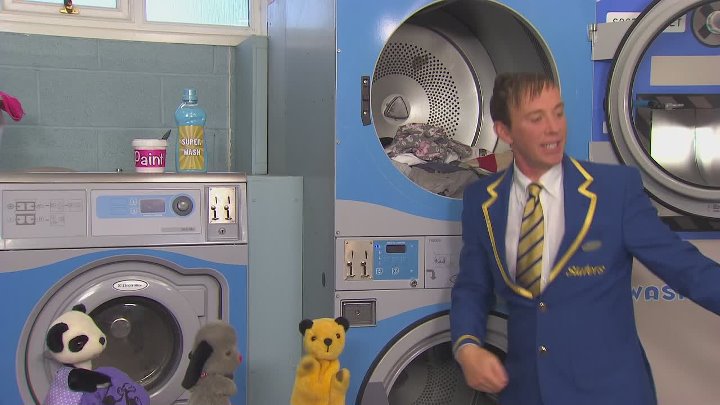 ⁣Sooty 2011 S02E22 1080p WEB H264-SKYFiRE