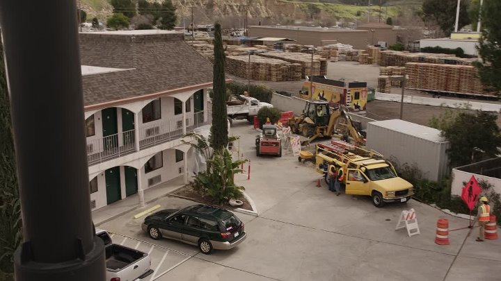 ⁣9-1-1 Lone Star S04E12 Swipe Left 1080p DSNP WEB-DL DD 5 1 H 264-playWEB