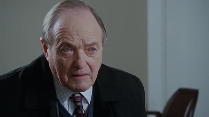 ⁣New Tricks (2010) S7E2 - It Smells of Books