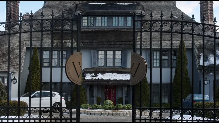 ⁣The Housemaid 2025 1080p BluRay x264-OFT