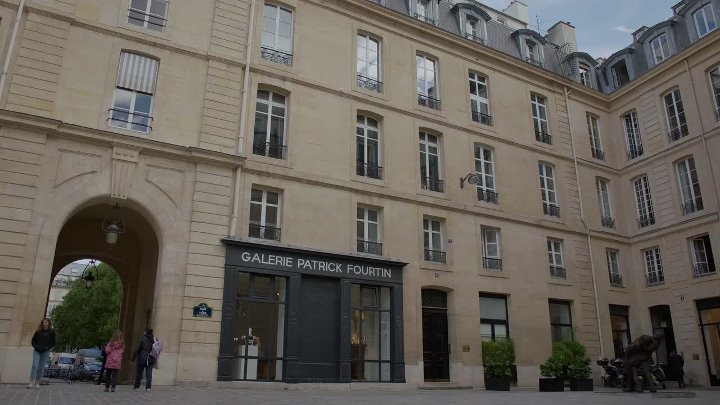 ⁣Emily in Paris S01E08 Family Affair 2160p NF WEB-DL DDP5 1 DV HDR H 265-Kit