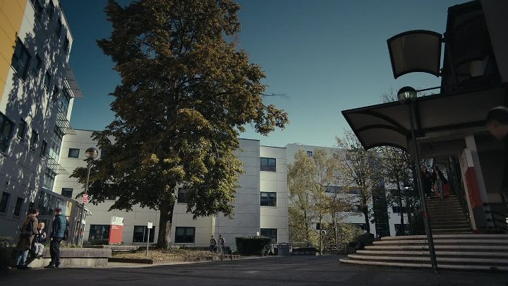 ⁣Y Golau S02E02 1080p AMZN WEB-DL DD 5 1 H 264-playWEB