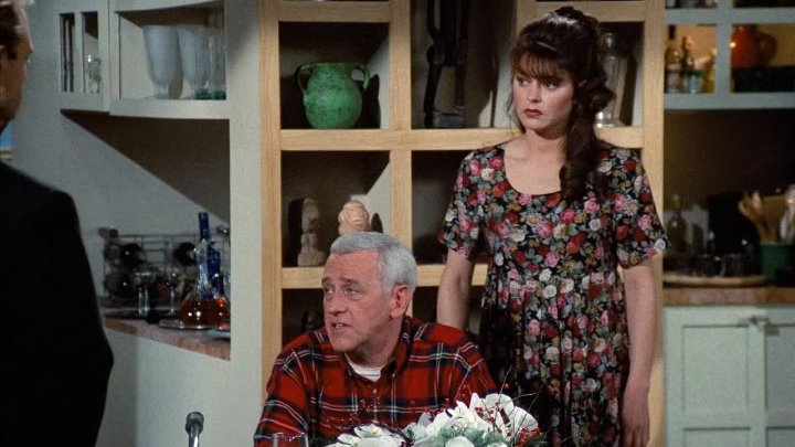 ⁣Frasier [S01E12] (1080p) Miracle on Third or Fourth Street