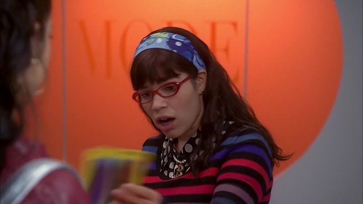 ⁣Ugly Betty [S02E10] Bananas for Betty