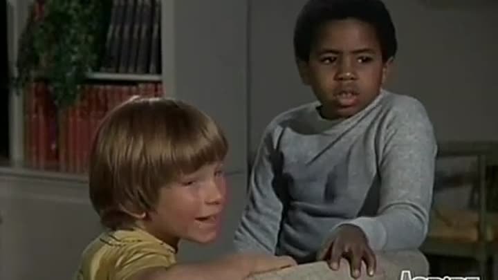 ⁣Julia E72 - Essay Can You See?