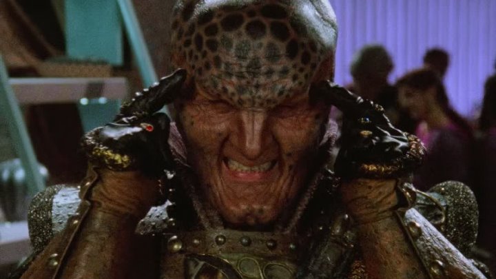 ⁣Babylon 5 [S02E07] Soul Mates