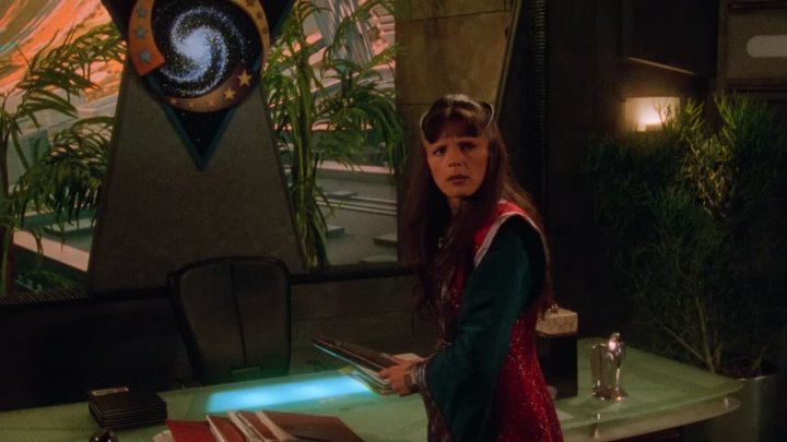 ⁣Babylon 5 [S05E12] The Ragged Edge