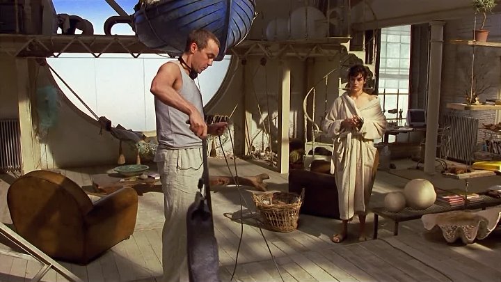 ⁣Circus (2000) (1080p)