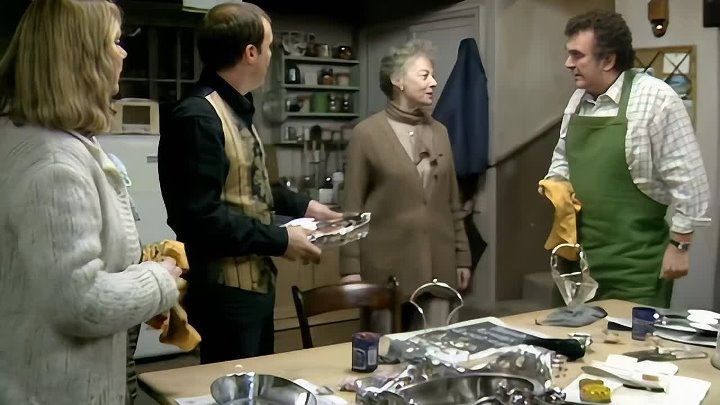 ⁣Mulberry (1992) - S01E05 - The Dinner Party