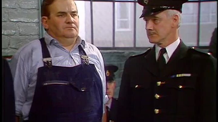 ⁣Porridge [S01E04] A Day Out (1974) [DVDRip x265]