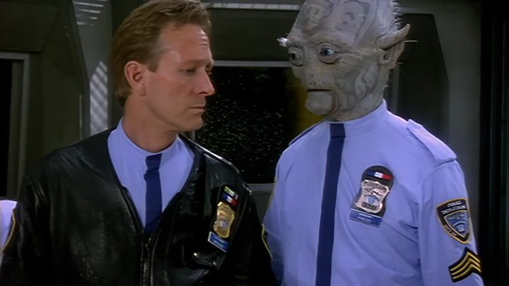 ⁣Space Precinct - S01E06 - Time to Kill