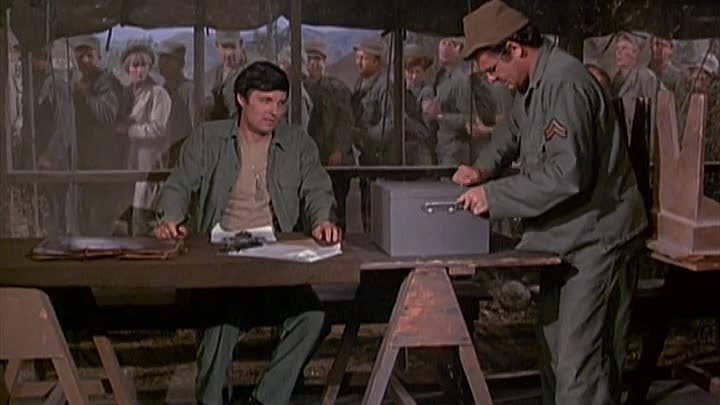 ⁣M*A*S*H S03E22 - Payday