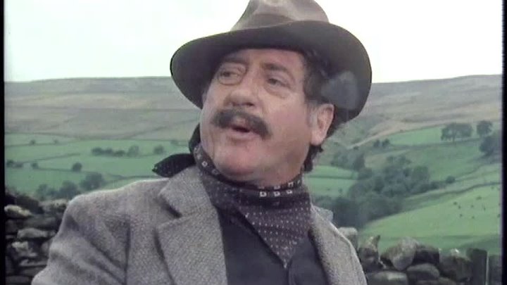 ⁣All Creatures Great and Small S02E10 - Puppy Love