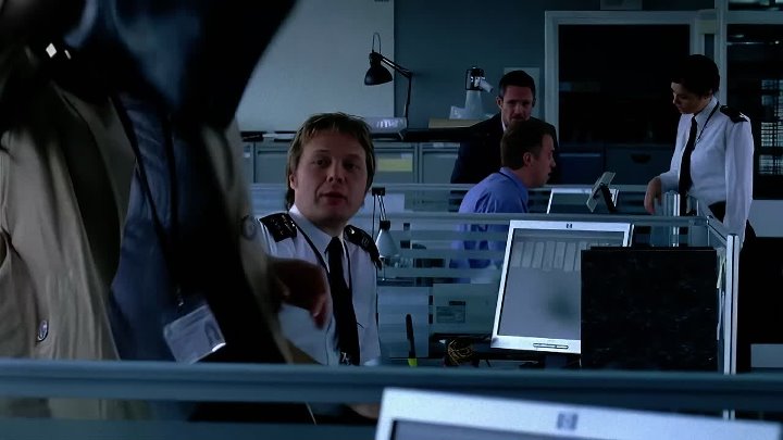 ⁣Five Days (2007) - S02E03 - Day 8