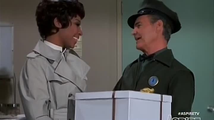 ⁣Julia E83 - Swing Low, Sweet Charity