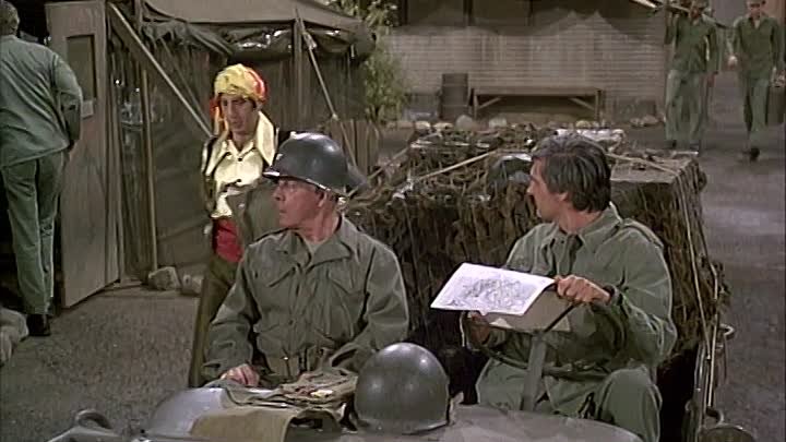 ⁣MASH S05E10 - Hawkeye Get Your Gun