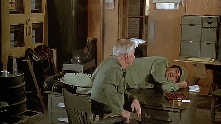 ⁣MASH S05E11 - The Colonel's Horse