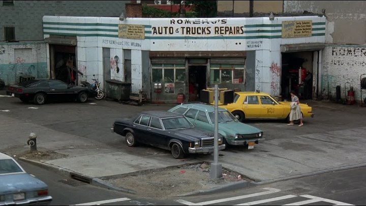 ⁣Vampires Kiss 1988 1080p BluRay x264-OFT