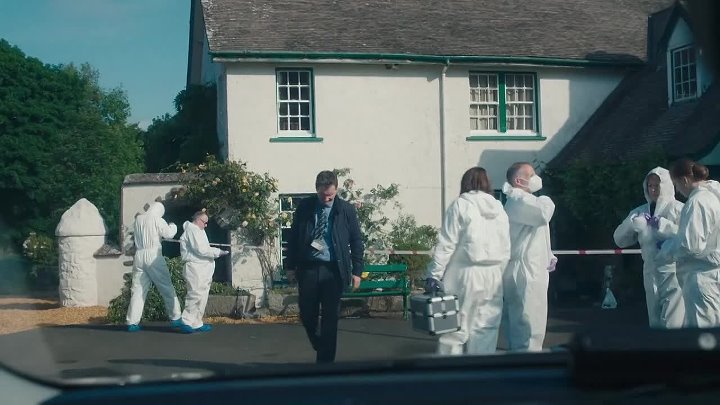 ⁣Ellis S02E01 720p WEB H264-JFF