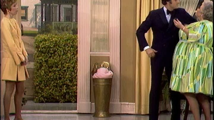 ⁣The Carol Burnett Show S03E20 Pat Carroll and Jack Jones AMZN WEB-DL DDP2 0 H 264-QOQ