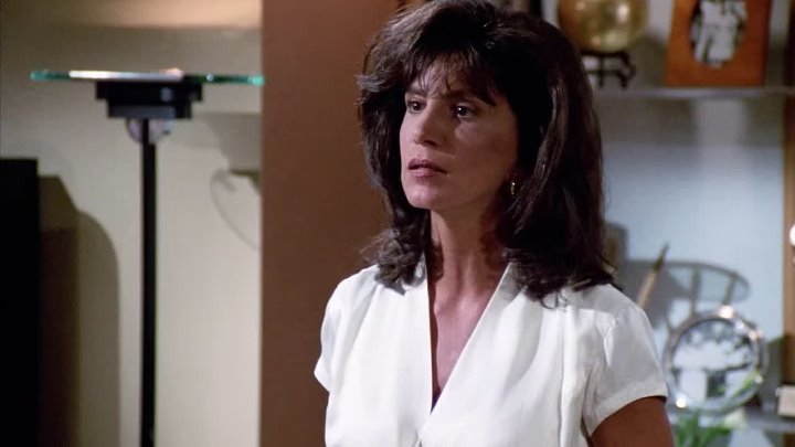 ⁣Frasier [S03E06] (1080p) Sleeping with the Enemy