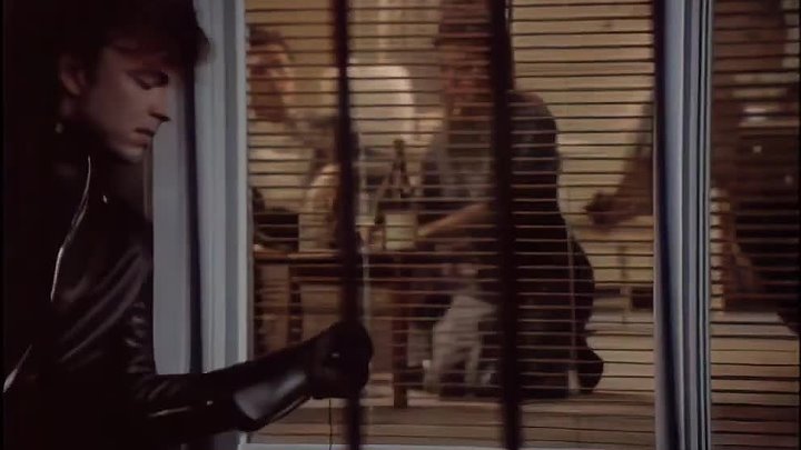 ⁣The Hitchhiker [S02E08] - Man at the Window