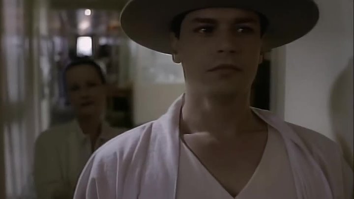 ⁣Due South - S01E12 - A Hawk and a Handsaw