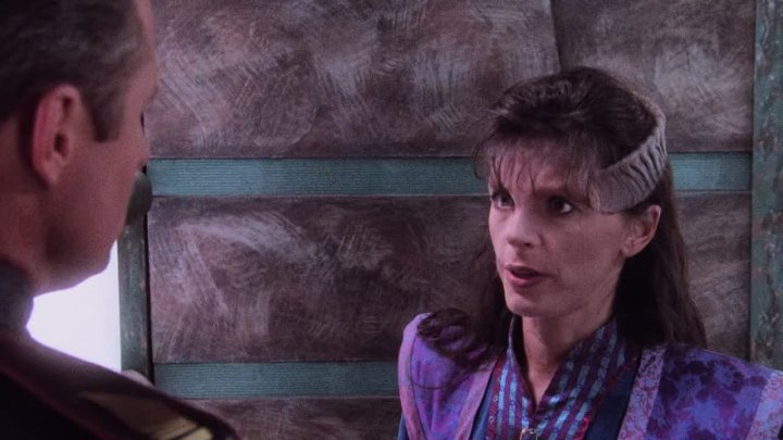 ⁣Babylon 5 [S02E19] Divided Loyalties