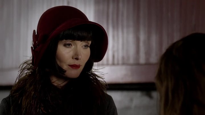 ⁣Miss Fisher's Murder Mysteries S01E02 - Murder on the Ballarat Train