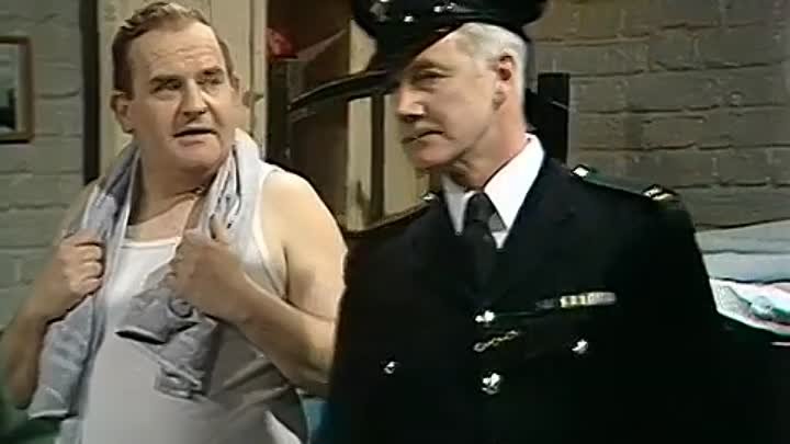 ⁣Porridge [S03E02] Poetic Justice (1977) [DVDRip x265]