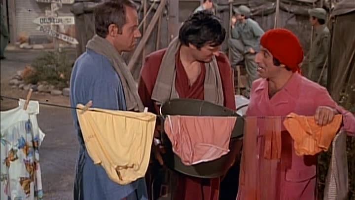 ⁣M*A*S*H S04E15 - The Price of Tomato Juice