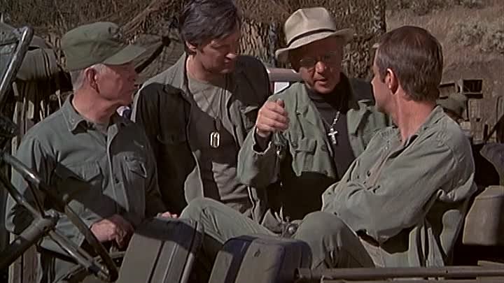 ⁣MASH S06E03 - Last Laugh