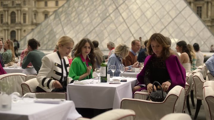 ⁣Emily in Paris S02E01 Voulez-Vous Coucher Avec Moi 1080p NF WEB-DL DDP5 1 H