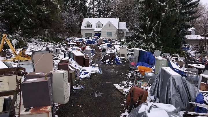 ⁣Filthy Fortunes S02E04 Barnstorming for Dollars 1080p DISC WEB-DL AAC2 0 H 264-RAWR