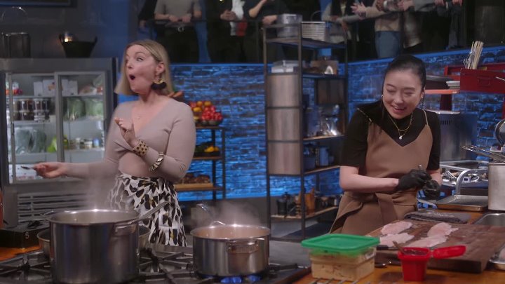 ⁣Beat Bobby Flay S42E07 1080p WEB h264-CBFM