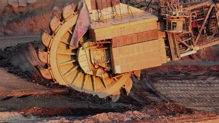 ⁣Modern Marvels S21E10 Heavy Machinery 1080p WEB-DL DDP2 0 H 264-NTb