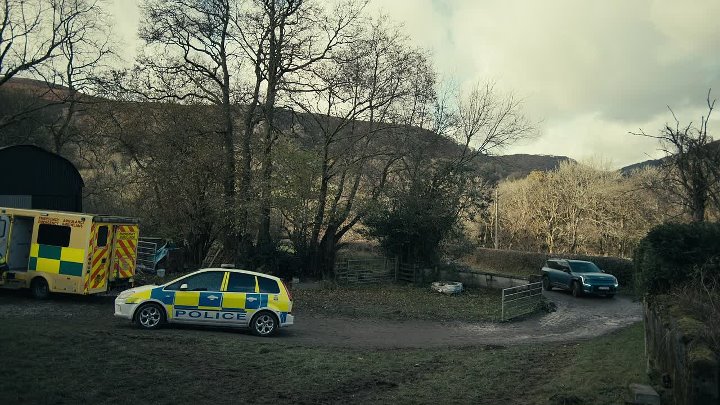 ⁣Y Golau S02E04 1080p AMZN WEB-DL DD 5 1 H 264-playWEB