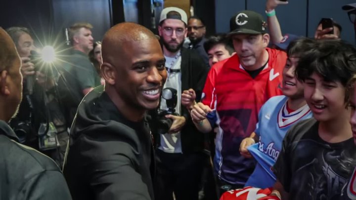 ⁣Finding Your Roots [S12E05] Love & Basketball