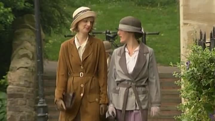 ⁣House of Eliott (1992) [S2E6]