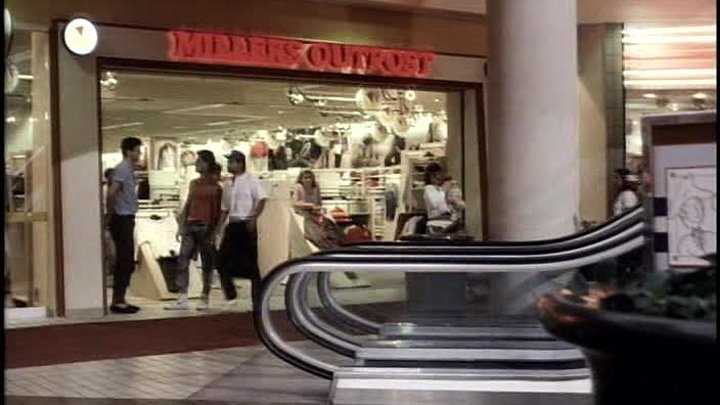 ⁣Phantom Of The Mall Eric's Revenge (1989) 480p DVDRip x264 -ENG -