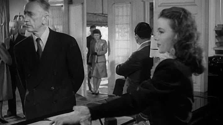 ⁣The Blue Dahlia (1946) [720p] -Alan Ladd, Veronica Lake, William Bendix