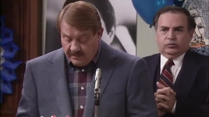 ⁣Webster [S05E25] - See George Run