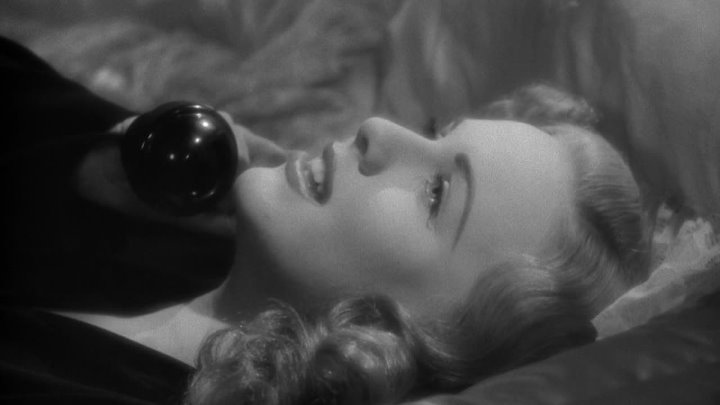 ⁣Lady On A Train (1945) (1080p) +subtitle🌻 Film Noir