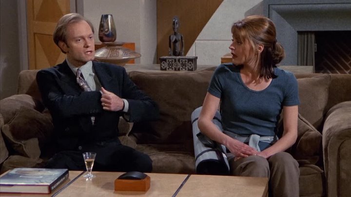 ⁣Frasier [S04E17] (1080p) Roz's Turn