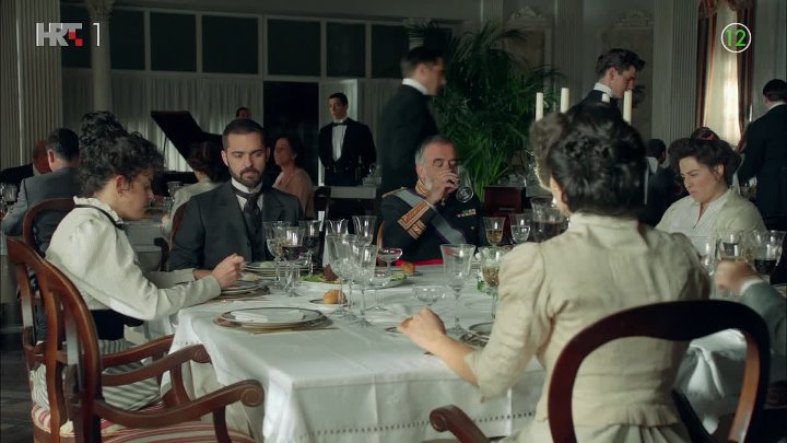 ⁣Gran Hotel S01E07