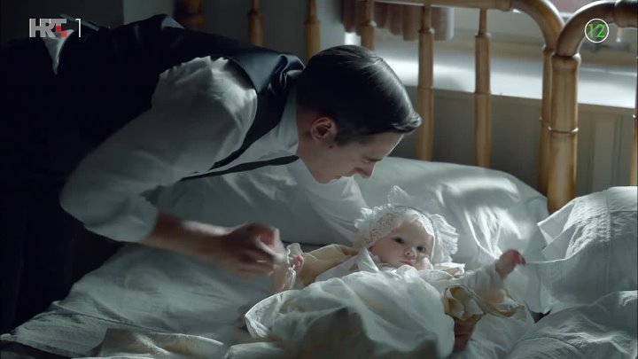 ⁣Gran Hotel S02E04