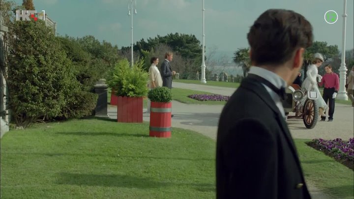 ⁣Gran Hotel S02E01